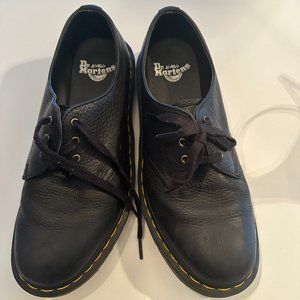 Dr. Martens "The Original" Size 9, Black matte leather, rubber sole